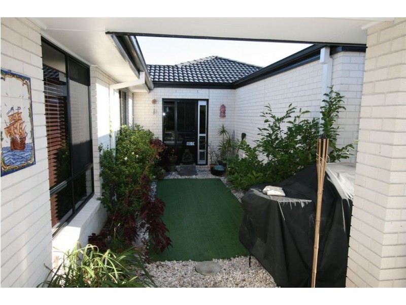24 Gecko Place, Ningi QLD 4511