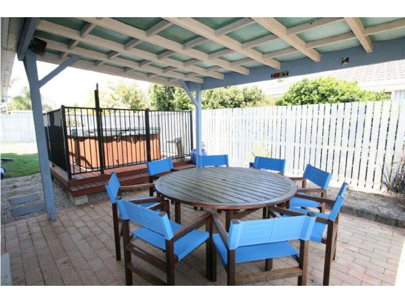 2/33 Island Parade, Banksia Beach QLD 4507