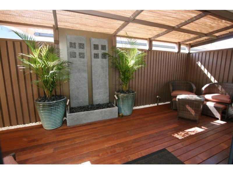 5 Seabreeze Ct, Sandstone Point QLD 4511