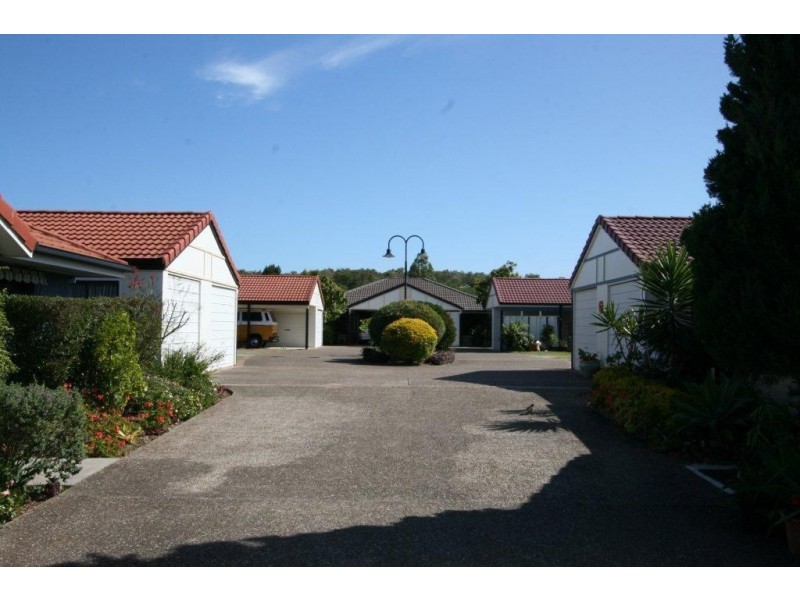 5 Seabreeze Ct, Sandstone Point QLD 4511