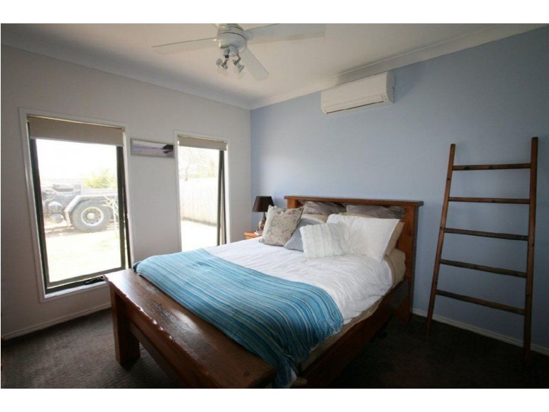 27 Dewdrop Place, Ningi QLD 4511
