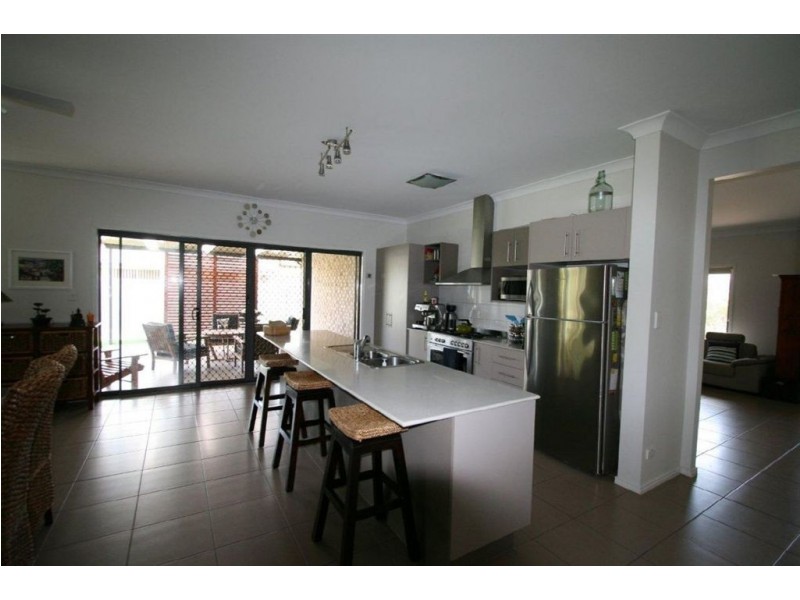 27 Dewdrop Place, Ningi QLD 4511