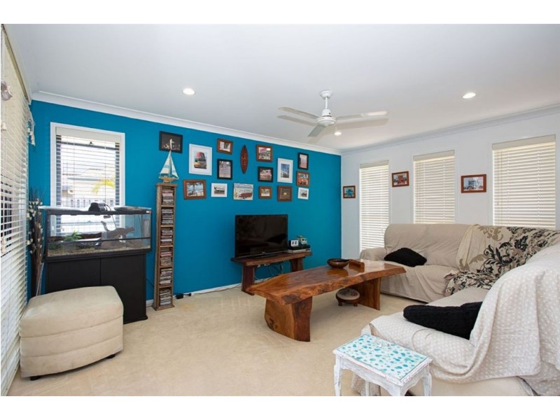 13 Myora Place, Sandstone Point QLD 4511