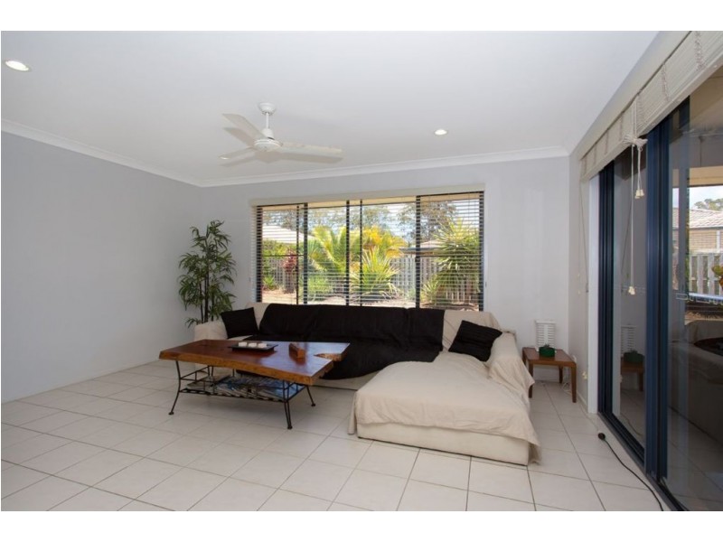 13 Myora Place, Sandstone Point QLD 4511