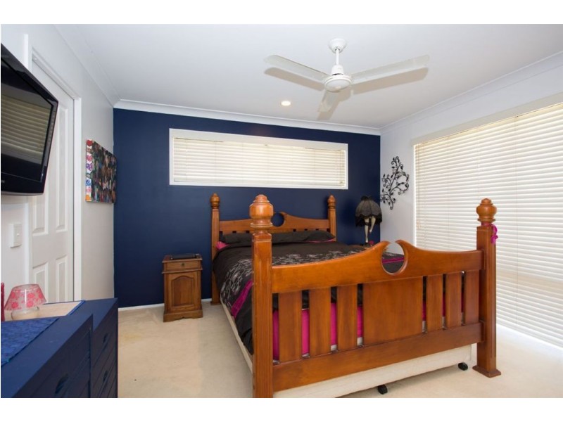 13 Myora Place, Sandstone Point QLD 4511