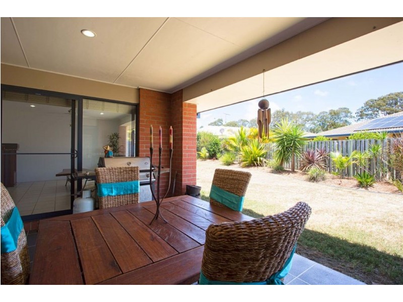 13 Myora Place, Sandstone Point QLD 4511