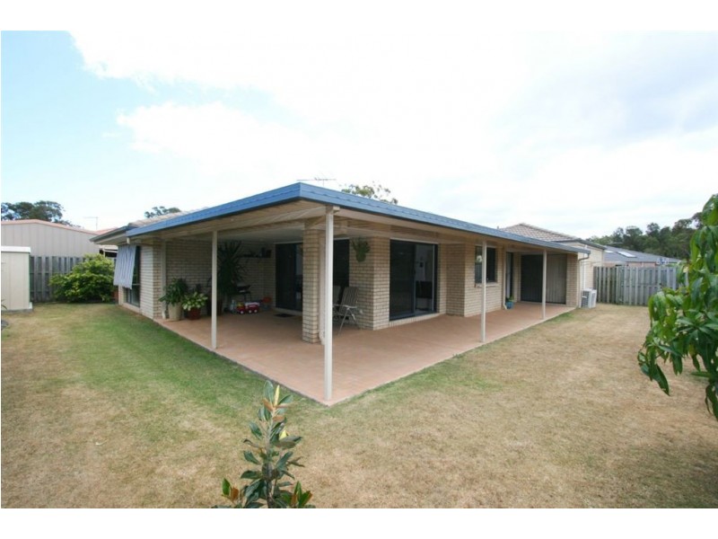 15 Myora Place, Sandstone Point QLD 4511