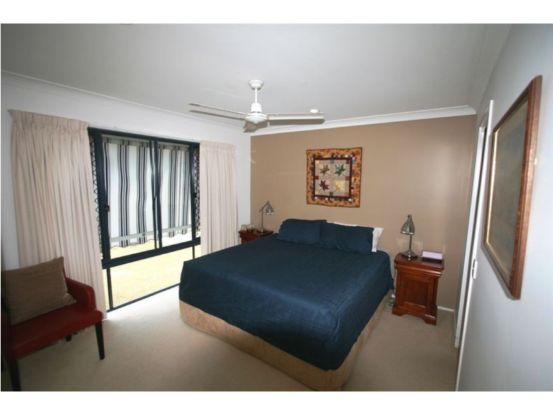 15 Myora Place, Sandstone Point QLD 4511