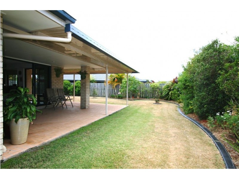 15 Myora Place, Sandstone Point QLD 4511