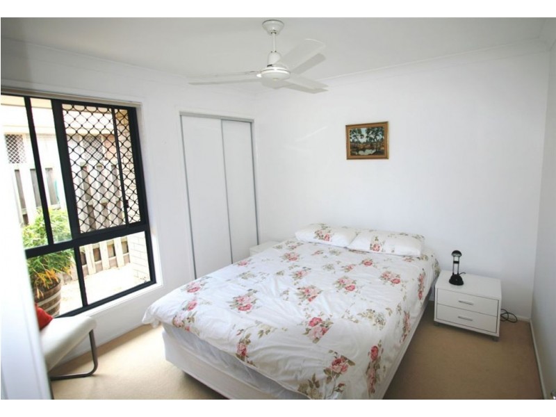 15 Myora Place, Sandstone Point QLD 4511