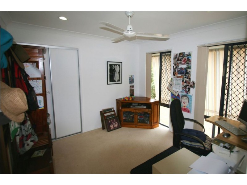 15 Myora Place, Sandstone Point QLD 4511