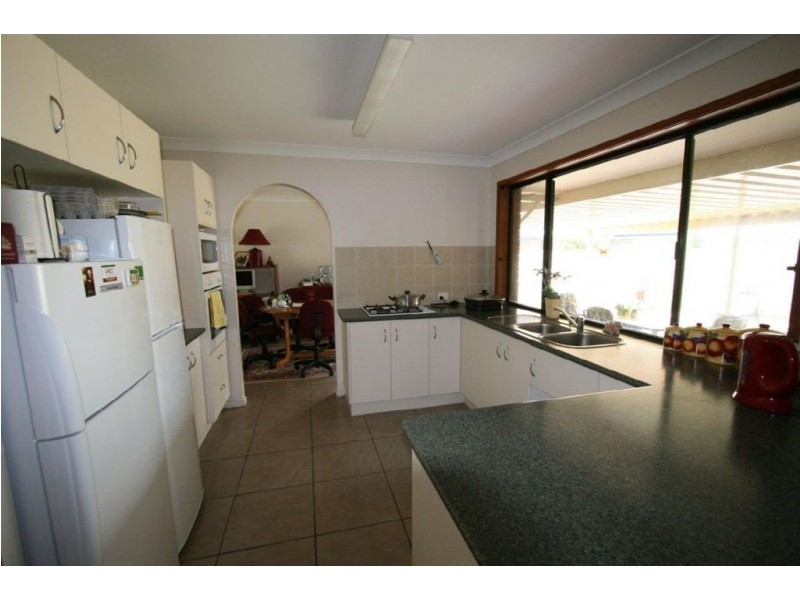 15 Carter Court, Sandstone Point QLD 4511