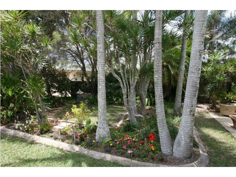 15 Carter Court, Sandstone Point QLD 4511