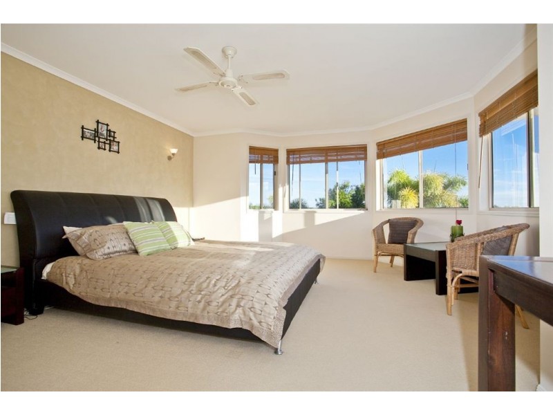 227 Endeavour Dr, Banksia Beach QLD 4507
