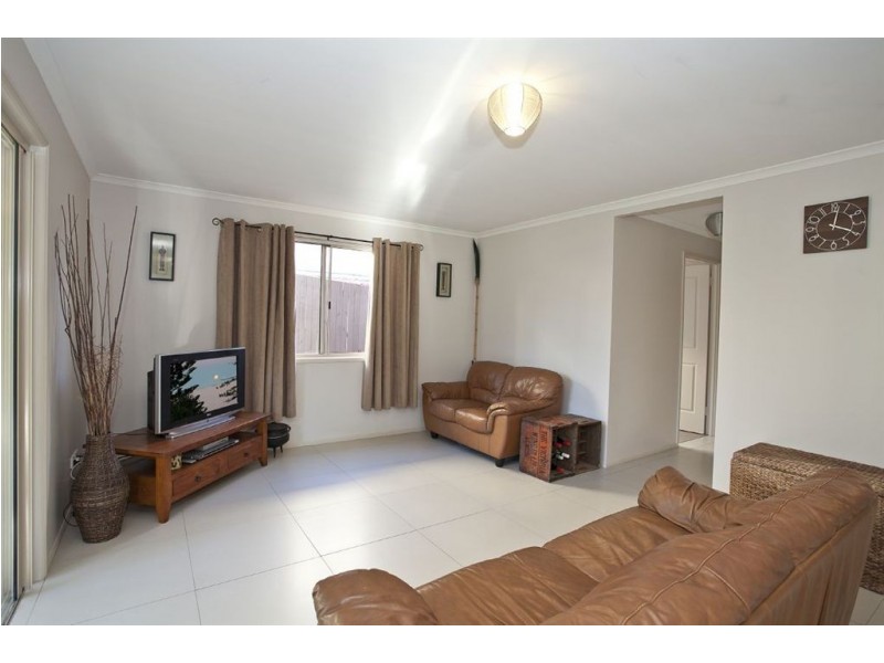 227 Endeavour Dr, Banksia Beach QLD 4507