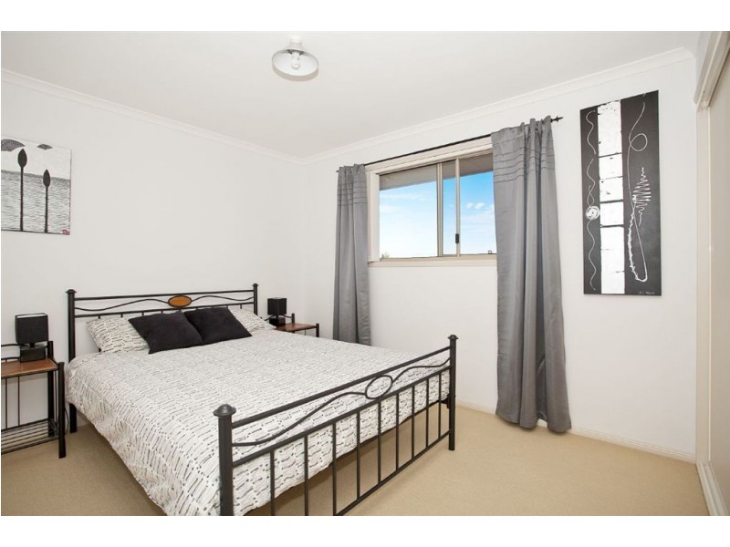 227 Endeavour Dr, Banksia Beach QLD 4507