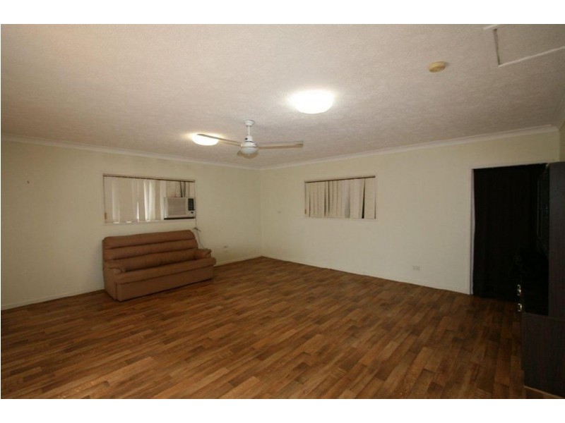 21 Burrawong Ave, Bongaree QLD 4507