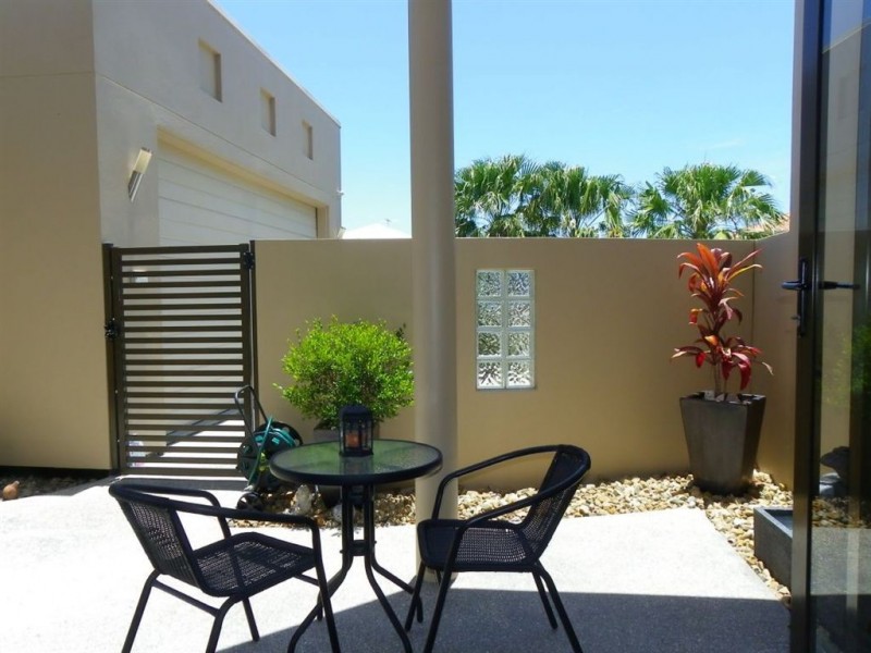 1/74 Marina Blvd, Banksia Beach QLD 4507