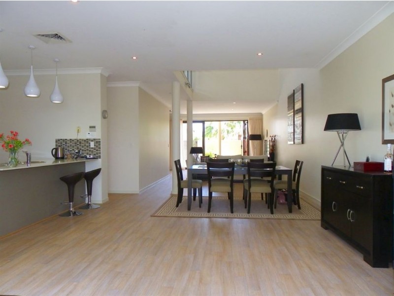 1/74 Marina Blvd, Banksia Beach QLD 4507