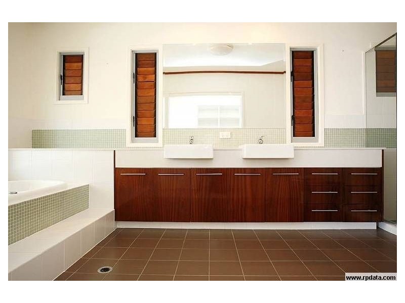 Sandstone Point QLD 4511