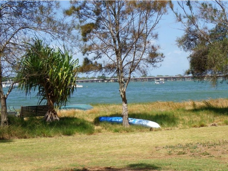 2A/16 Spinnaker Dr, Sandstone Point QLD 4511