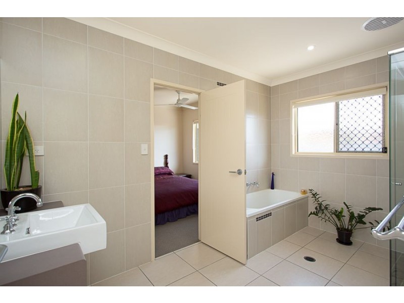 9 Treefrog street, Ningi QLD 4511