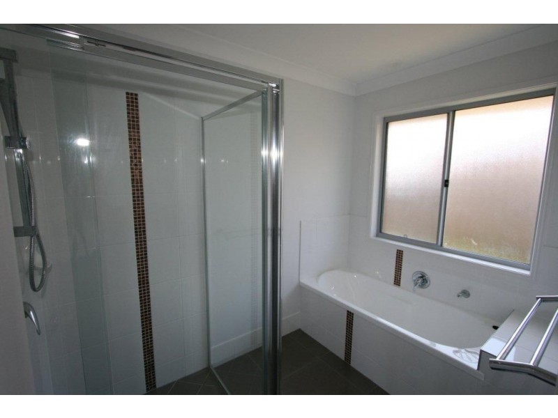52 Sandheath Place, Ningi QLD 4511