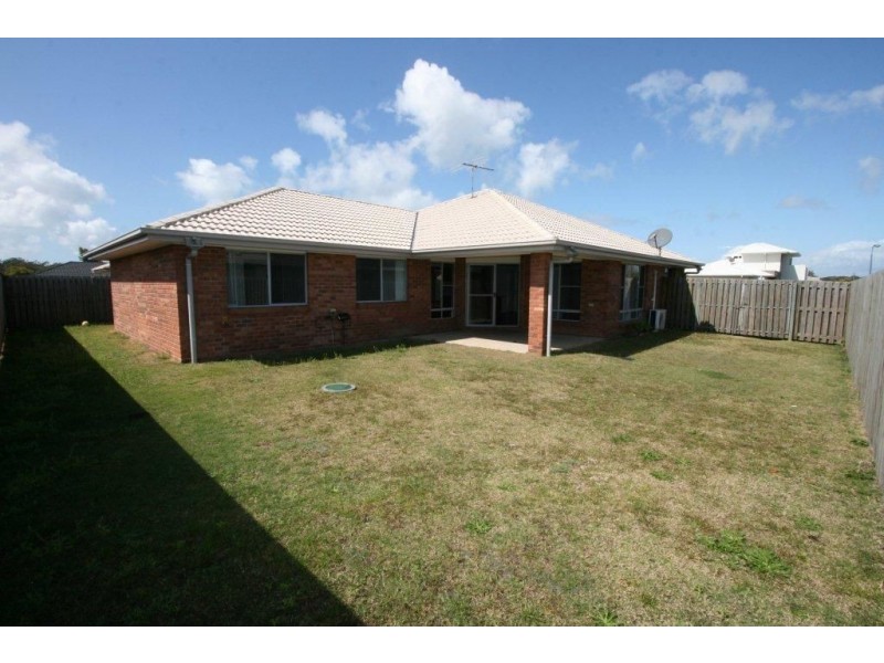 52 Sandheath Place, Ningi QLD 4511