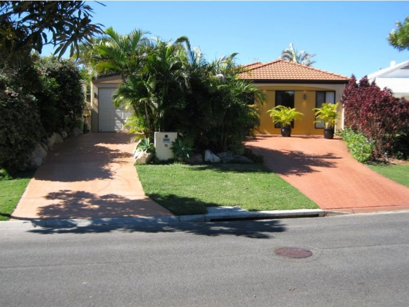 38 Dugong Cr, Banksia Beach QLD 4507