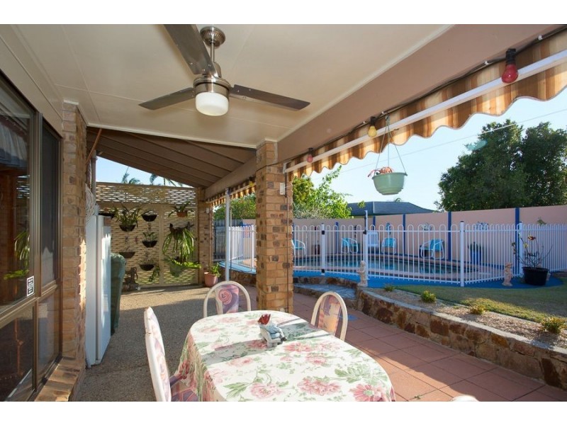 76 Bestmann Rd East, Sandstone Point QLD 4511