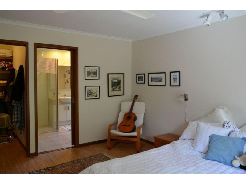 20 Flinders Street, Bongaree QLD 4507