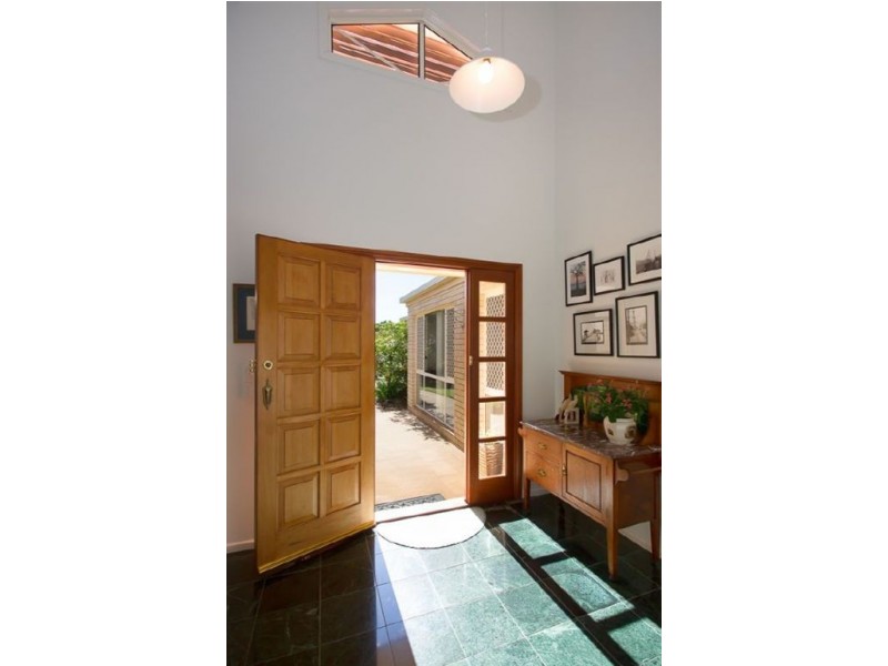 18 Trimaran Court, Banksia Beach QLD 4507