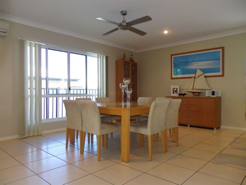 273 Bestmann Rd, Sandstone Point QLD 4511