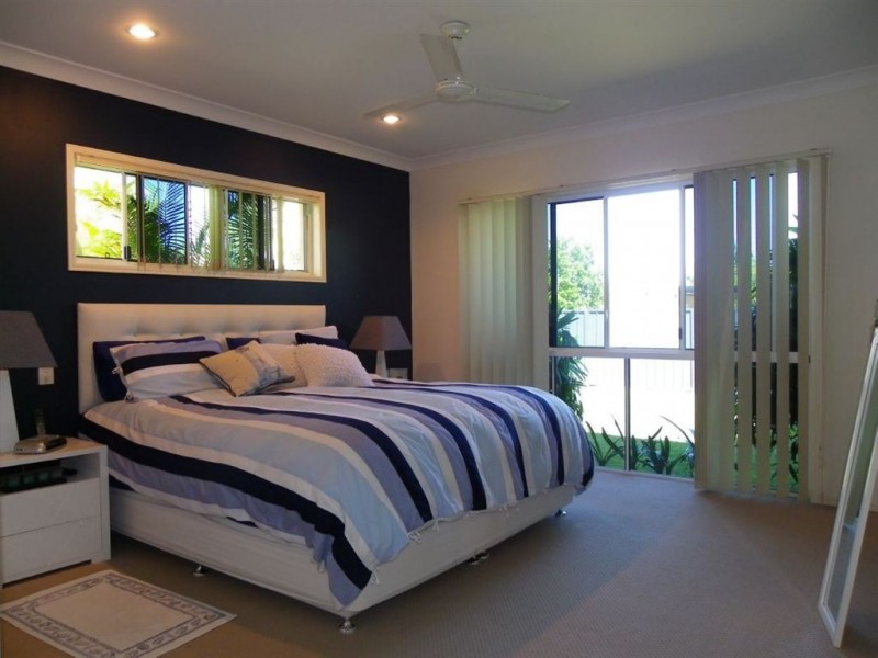 273 Bestmann Rd, Sandstone Point QLD 4511