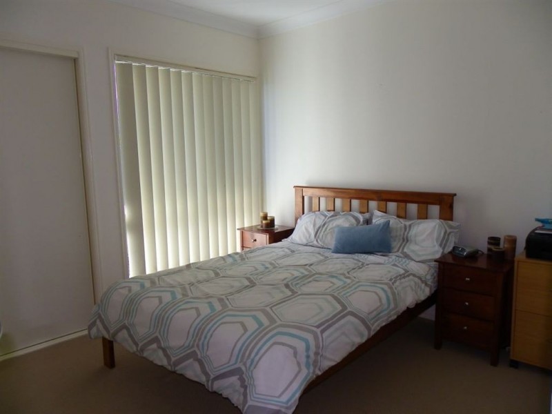 273 Bestmann Rd, Sandstone Point QLD 4511
