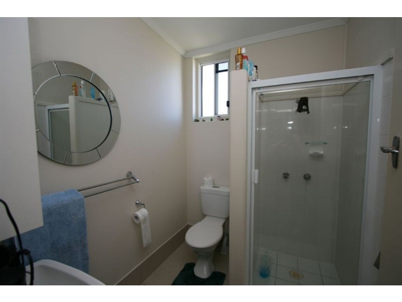 1/42 Benabrow Ave, Bongaree QLD 4507