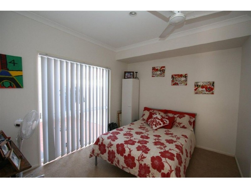 35 Dugong Cres, Banksia Beach QLD 4507
