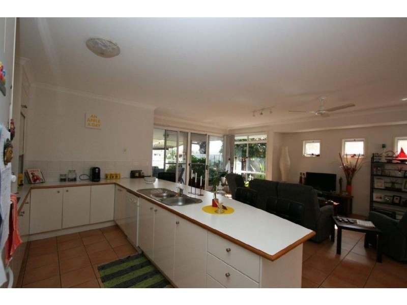 35 Dugong Cres, Banksia Beach QLD 4507