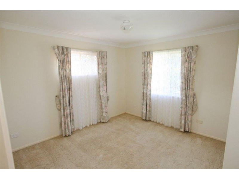 12 Eltham Place, Sandstone Point QLD 4511