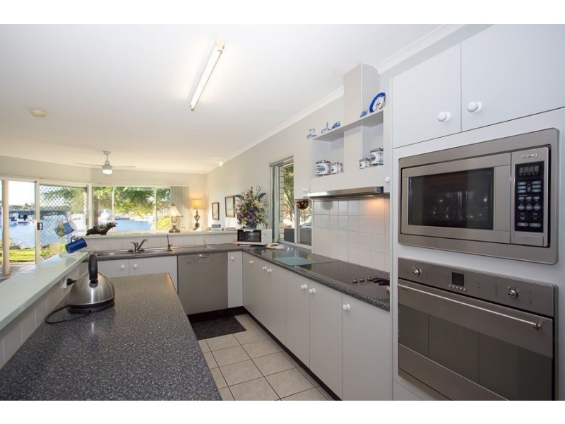 1 Cutter Crt, Banksia Beach QLD 4507