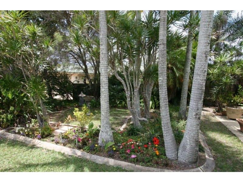 15 Carter Court, Sandstone Point QLD 4511