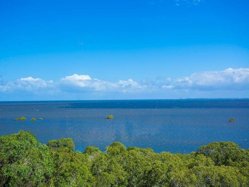 20 Loftus Place, Sandstone Point QLD 4511