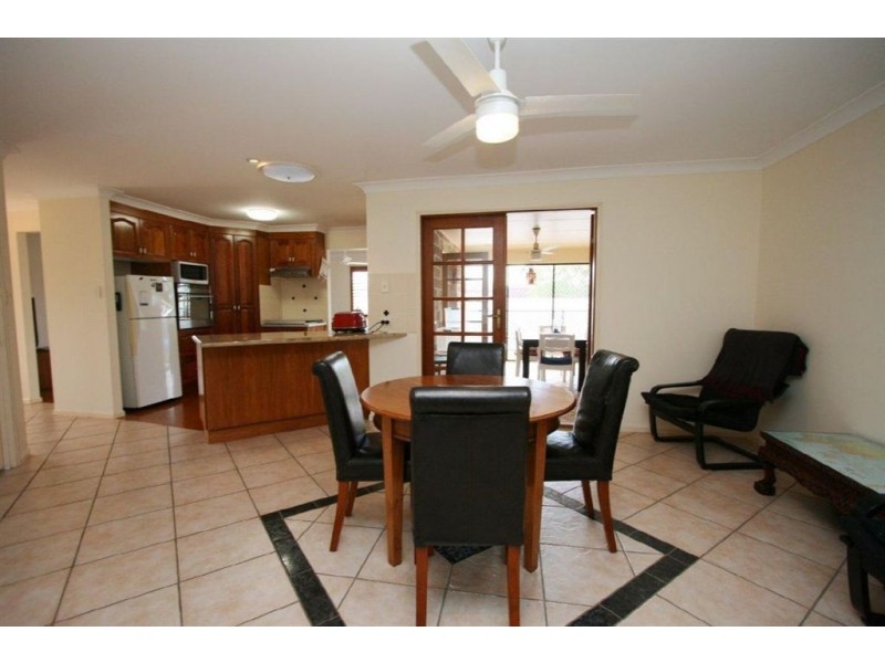 1 Coogee Place, Sandstone Point QLD 4511