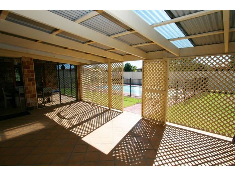 1 Coogee Place, Sandstone Point QLD 4511