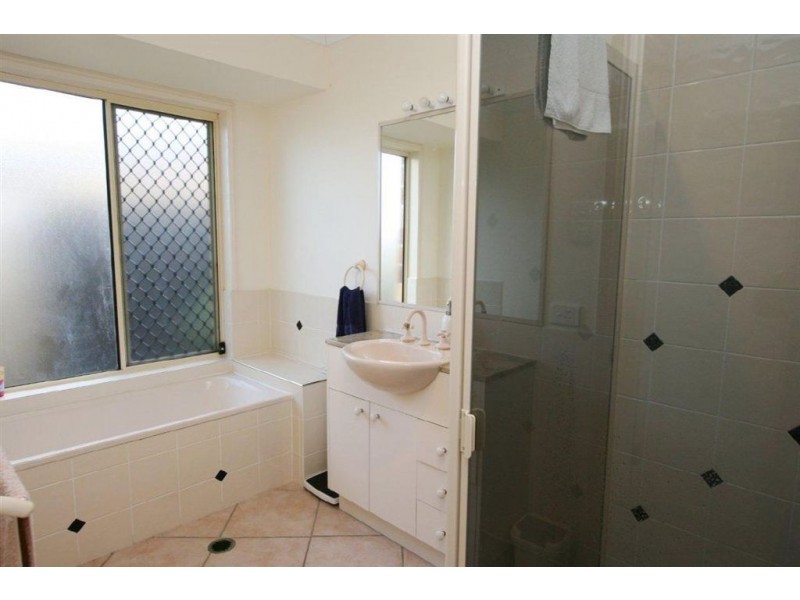 1 Coogee Place, Sandstone Point QLD 4511