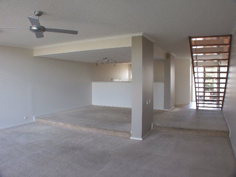 2b/10 Spinnaker Dr, Sandstone Point QLD 4511