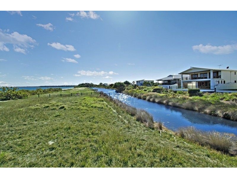 4 Oriole Close, Banksia Beach QLD 4507