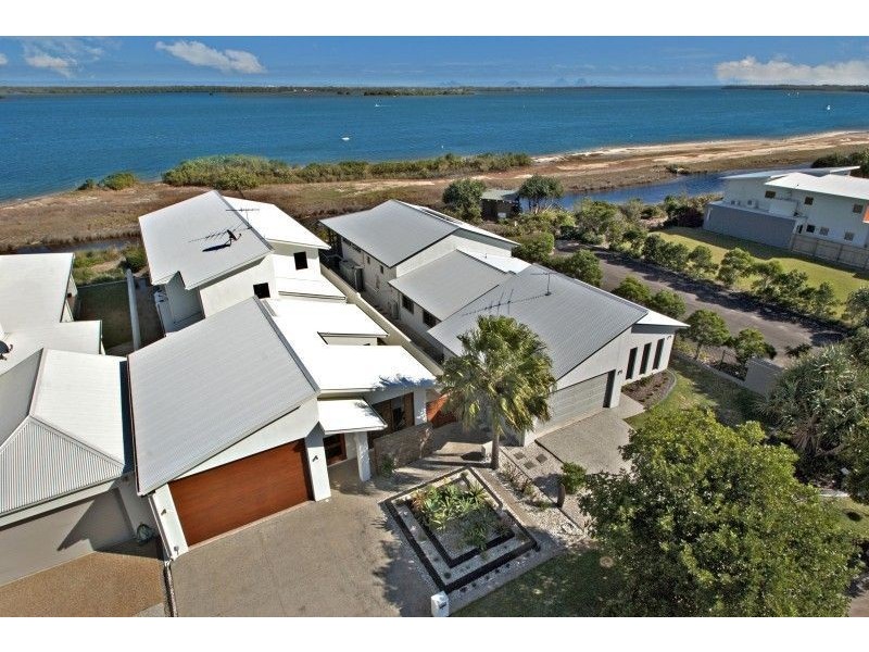 4 Oriole Close, Banksia Beach QLD 4507