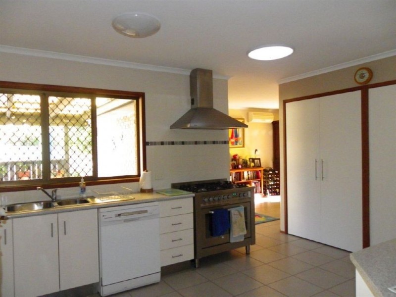 25 Cosmos Ave, Banksia Beach QLD 4507