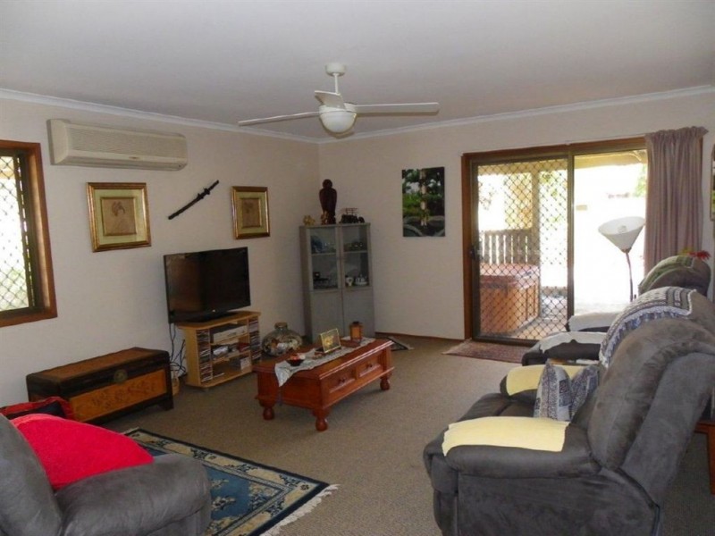 25 Cosmos Ave, Banksia Beach QLD 4507